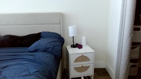 Snapshot of therealkingyoshi chatting on 10/12/25, 06:07 Yoshi online show from 10/12/25, 06:07