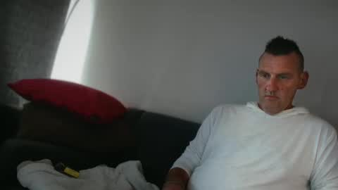 Snapshot of therealkurva4u chatting on 12/31/24, 08:23 therealkurva4u online show from 12/31/24, 08:23