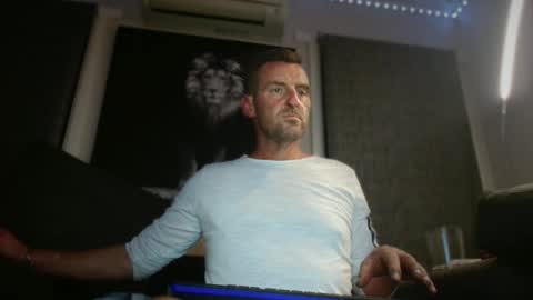 Snapshot of therealkurva4u chatting on 01/16/25, 05:55 therealkurva4u online show from 01/16/25, 05:55