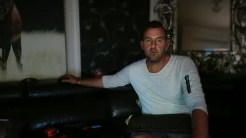 Snapshot of therealkurva4u chatting on 02/20/25, 07:08 therealkurva4u online show from 02/20/25, 07:08