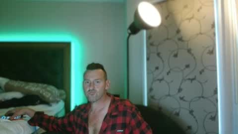 Snapshot of therealkurva4u chatting on 10/16/25, 08:10 therealkurva4u online show from 10/16/25, 08:10