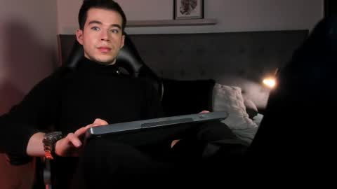     4th  online show from 11/15/25, 06:48