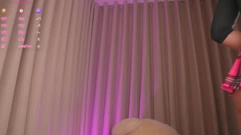 Snapshot of therealpeach_ chatting on 06/09/26, 11:16 online show from 06/09/26, 11:16