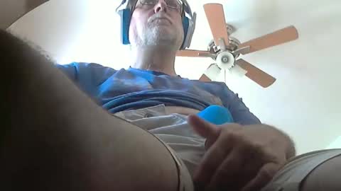 Snapshot of thereisnospoon1970 chatting on 05/16/26, 06:39 Neo online show from 05/16/26, 06:39