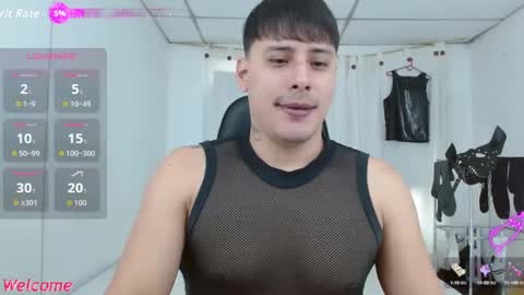 Snapshot of therokalejandro chatting on 09/22/25, 01:02 ALEJANDRO online show from 09/22/25, 01:02