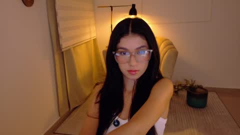 Snapshot of therose_mar chatting on 04/10/26, 11:31 Mar online show from 04/10/26, 11:31