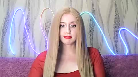 Snapshot of therosesweet chatting on 04/21/26, 08:44 Rose online show from 04/21/26, 08:44