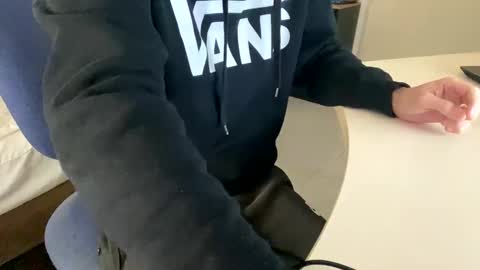 Snapshot of theroxxor chatting on 12/26/24, 10:26 theroxxor online show from 12/26/24, 10:26