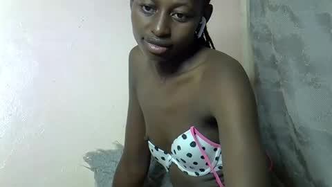 Snapshot of therry_heart chatting on 03/19/26, 12:14 hearty online show from 03/19/26, 12:14