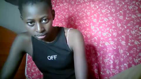 Snapshot of therry_heart chatting on 04/06/26, 12:50 hearty online show from 04/06/26, 12:50