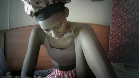 Snapshot of therry_heart chatting on 04/07/26, 05:08 hearty online show from 04/07/26, 05:08