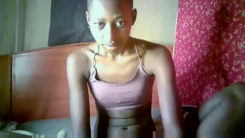 Snapshot of therry_heart chatting on 04/09/26, 03:17 hearty online show from 04/09/26, 03:17