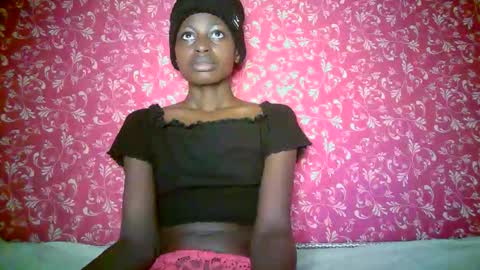 Snapshot of therry_heart chatting on 04/13/26, 03:56 hearty online show from 04/13/26, 03:56