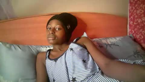 Snapshot of therry_heart chatting on 04/15/26, 04:08 hearty online show from 04/15/26, 04:08