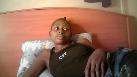 Snapshot of therry_heart chatting on 04/18/26, 04:05 hearty online show from 04/18/26, 04:05