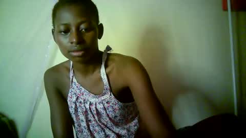 Snapshot of therry_heart chatting on 04/22/26, 05:32 hearty online show from 04/22/26, 05:32