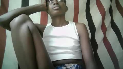 Snapshot of therry_heart chatting on 04/23/26, 01:13 hearty online show from 04/23/26, 01:13