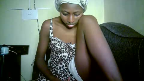 Snapshot of therry_heart chatting on 05/04/26, 04:19 hearty online show from 05/04/26, 04:19