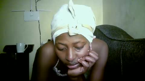 Snapshot of therry_heart chatting on 05/05/26, 03:36 hearty online show from 05/05/26, 03:36