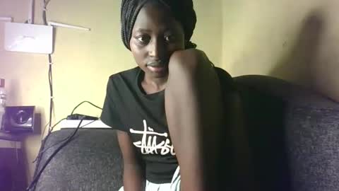 Snapshot of therry_heart chatting on 05/16/26, 05:37 hearty online show from 05/16/26, 05:37