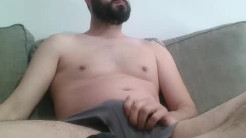 Snapshot of thesaint84 chatting on 01/12/25, 10:12 Saint online show from 01/12/25, 10:12