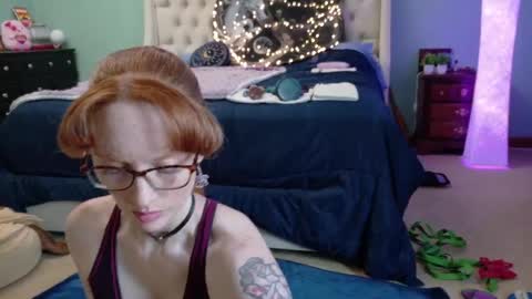 Snapshot of thesexualdragon chatting on 04/03/26, 10:19 TheSexualDragon online show from 04/03/26, 10:19