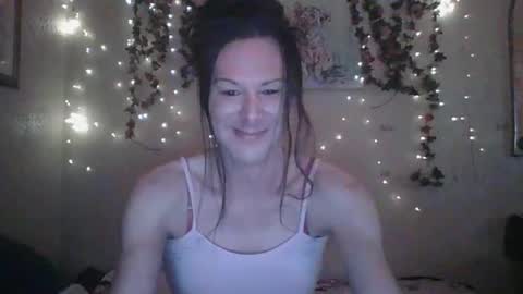 Snapshot of thesillymillie chatting on 12/08/24, 04:14 sillymillie0 online show from 12/08/24, 04:14