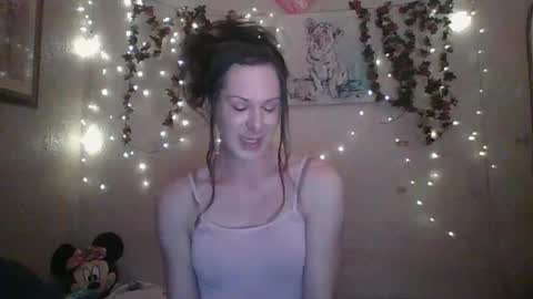 Snapshot of thesillymillie chatting on 02/08/25, 01:22 sillymillie0 online show from 02/08/25, 01:22