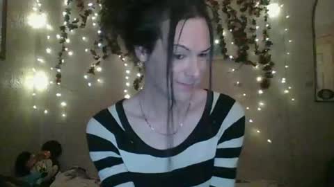 Snapshot of thesillymillie chatting on 03/05/25, 04:56 sillymillie0 online show from 03/05/25, 04:56