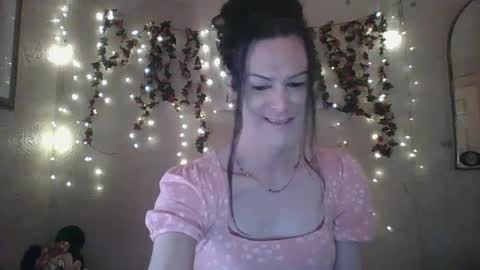 Snapshot of thesillymillie chatting on 03/06/25, 10:04 sillymillie0 online show from 03/06/25, 10:04