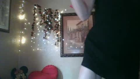 Snapshot of thesillymillie chatting on 10/07/25, 08:39 sillymillie0 online show from 10/07/25, 08:39