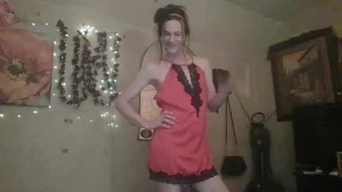 Snapshot of thesillymillie chatting on 04/10/26, 01:33 sillymillie0 online show from 04/10/26, 01:33