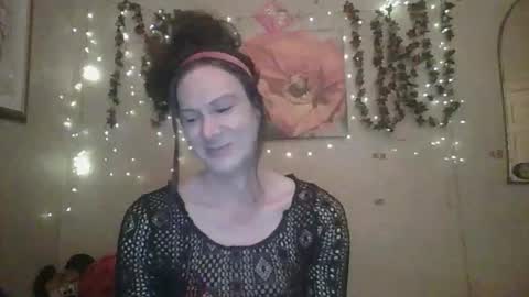 Snapshot of thesillymillie chatting on 04/15/26, 09:15 sillymillie0 online show from 04/15/26, 09:15