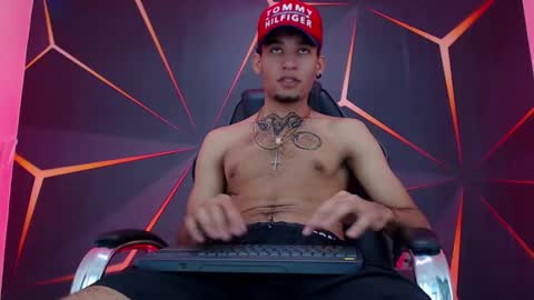 Snapshot of theskinny8inch_ chatting on 01/21/25, 05:49 theskinny8inch_ online show from 01/21/25, 05:49