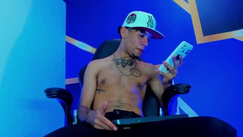 Snapshot of theskinny8inch_ chatting on 02/06/25, 10:59 theskinny8inch_ online show from 02/06/25, 10:59