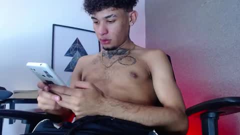 Snapshot of theskinny8inch_ chatting on 02/23/25, 08:39 theskinny8inch_ online show from 02/23/25, 08:39