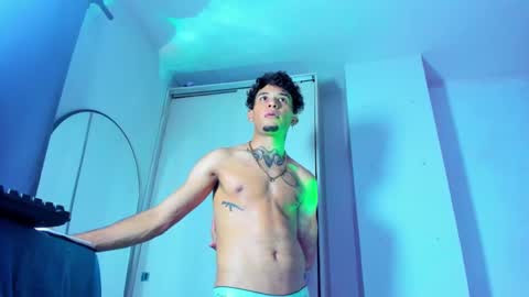 Snapshot of theskinny8inch_ chatting on 03/07/25, 09:51 theskinny8inch_ online show from 03/07/25, 09:51