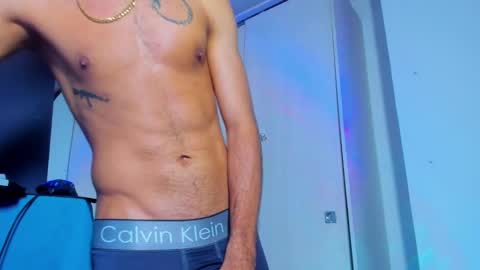 Snapshot of theskinny8inch_ chatting on 03/09/25, 11:47 theskinny8inch_ online show from 03/09/25, 11:47