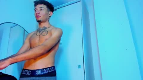 Snapshot of theskinny8inch_ chatting on 03/12/25, 08:41 theskinny8inch_ online show from 03/12/25, 08:41