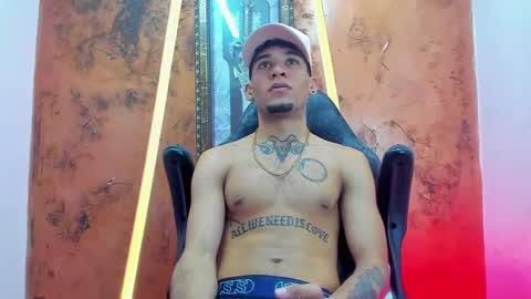 Snapshot of theskinny8inch_ chatting on 09/18/25, 04:58 theskinny8inch_ online show from 09/18/25, 04:58