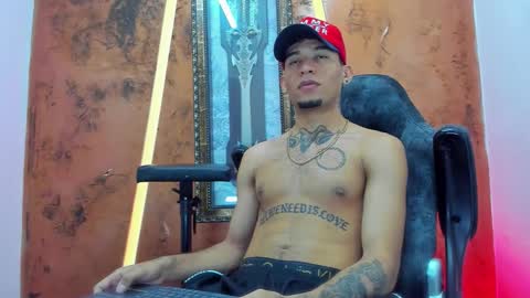 Snapshot of theskinny8inch_ chatting on 09/20/25, 05:41 theskinny8inch_ online show from 09/20/25, 05:41