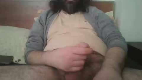 Snapshot of thesmartbeatle chatting on 12/23/24, 08:33 thesmartbeatle online show from 12/23/24, 08:33