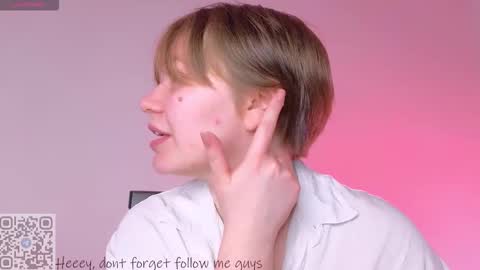 Snapshot of thestaronsky chatting on 03/19/26, 07:23 Lucia online show from 03/19/26, 07:23