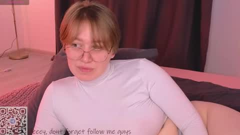 Snapshot of thestaronsky chatting on 03/22/26, 10:07 Lucia online show from 03/22/26, 10:07