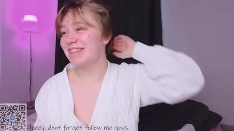 Snapshot of thestaronsky chatting on 03/25/26, 07:25 Lucia online show from 03/25/26, 07:25