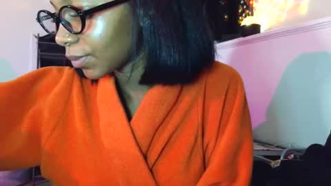 Snapshot of thestellacoraline chatting on 12/21/25, 10:17 thestellacoraline online show from 12/21/25, 10:17