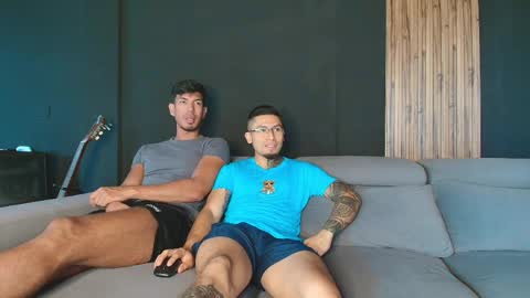 Snapshot of thestraightroom chatting on 04/07/26, 01:00 thestraightroom online show from 04/07/26, 01:00