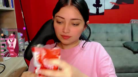 Snapshot of thesweethari chatting on 02/22/25, 02:17 I dont do real meetings My bio online show from 02/22/25, 02:17