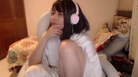 Snapshot of thetalkingbutt chatting on 01/16/25, 06:25 Mai online show from 01/16/25, 06:25