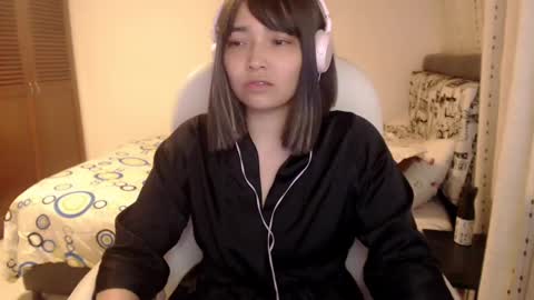 Snapshot of thetalkingbutt chatting on 02/24/25, 04:49 Mai online show from 02/24/25, 04:49